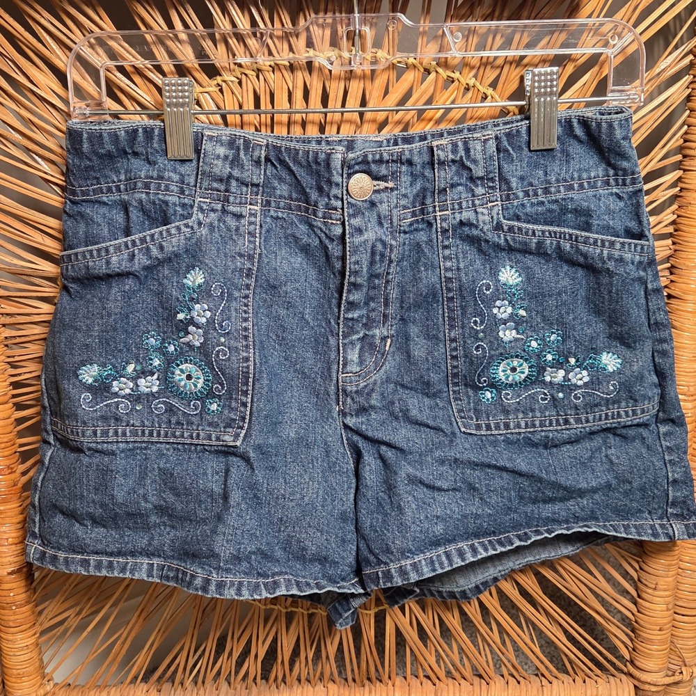 2000s Circo Girl XL 14/16 High Rise Denim Shorts Floral Patch Pocket True Vintag